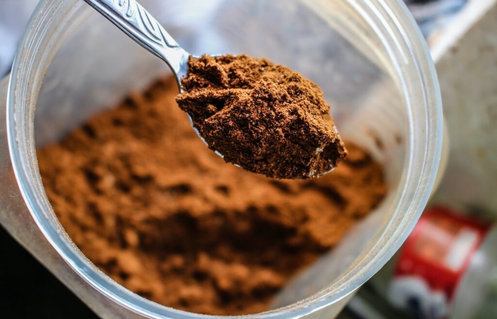 Cacao Powder vs Cocoa Powder What's The Difference? Honest & Well